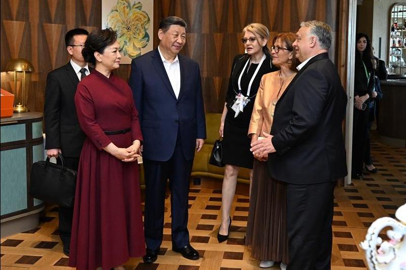 习近平出席匈牙利总理欧尔班举行的饯行活动